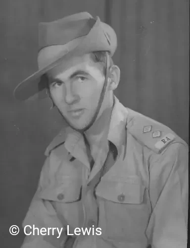 1945 Wyn in army uniform and bush hat